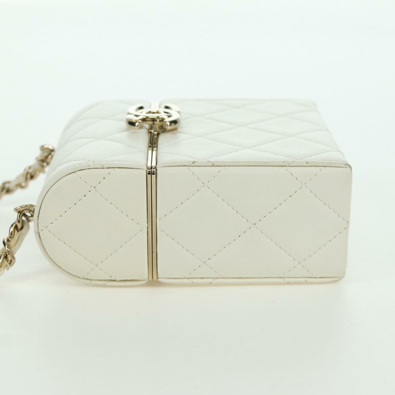 【日本直送】香奈兒 (CHANEL) 絎縫鏈條肩背包，羊皮材質，白色，金色，CC標誌，正品編號 173442SAM-2