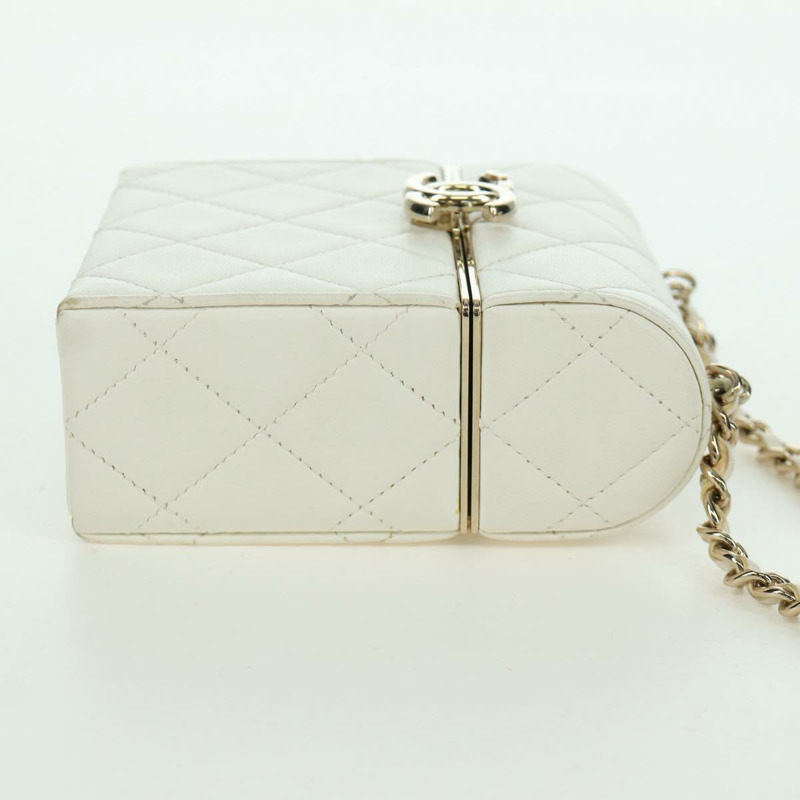 【日本直送】香奈兒 (CHANEL) 絎縫鏈條肩背包，羊皮材質，白色，金色，CC標誌，正品編號 173442SAM-3