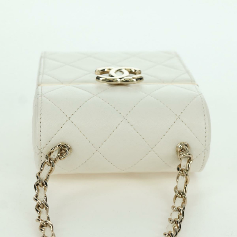 【日本直送】香奈兒 (CHANEL) 絎縫鏈條肩背包，羊皮材質，白色，金色，CC標誌，正品編號 173442SAM-5