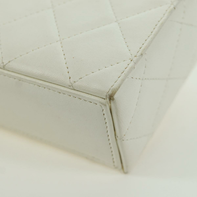 【日本直送】香奈兒 (CHANEL) 絎縫鏈條肩背包，羊皮材質，白色，金色，CC標誌，正品編號 173442SAM-17