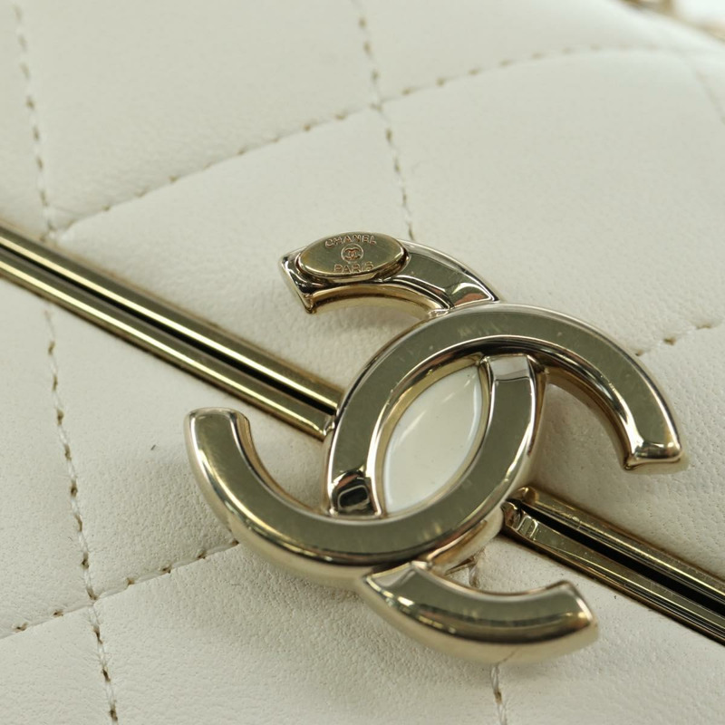 【日本直送】香奈兒 (CHANEL) 絎縫鏈條肩背包，羊皮材質，白色，金色，CC標誌，正品編號 173442SAM-18