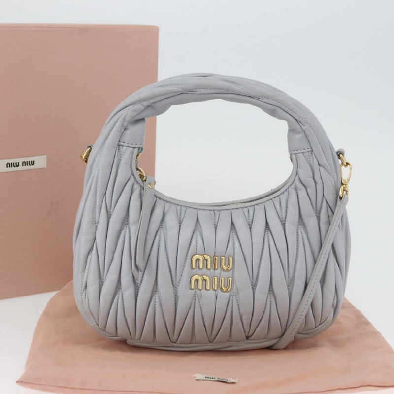 【日本直送】Miu Miu Matelasse Wonder 手提包，皮革材質，兩用，淺藍色/金色，正品，貨號 171511SAM-11