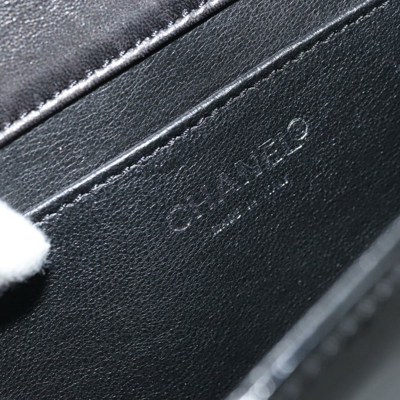 【日本直送】香奈兒 Mademoiselle 手拿包，漆皮材質，銀色多色 CC 標誌，貨號 171544V-16