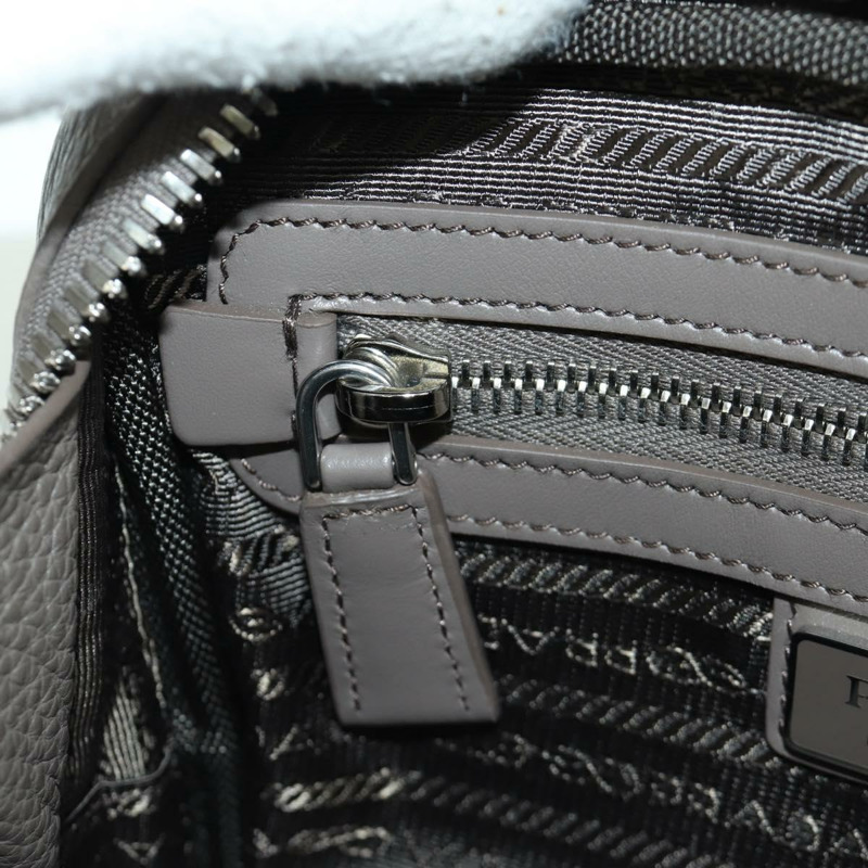 【日本直送】PRADA Vitterodino 肩背包，皮革，灰色/銀色，2VH184，正品 ARZ688SAM-22