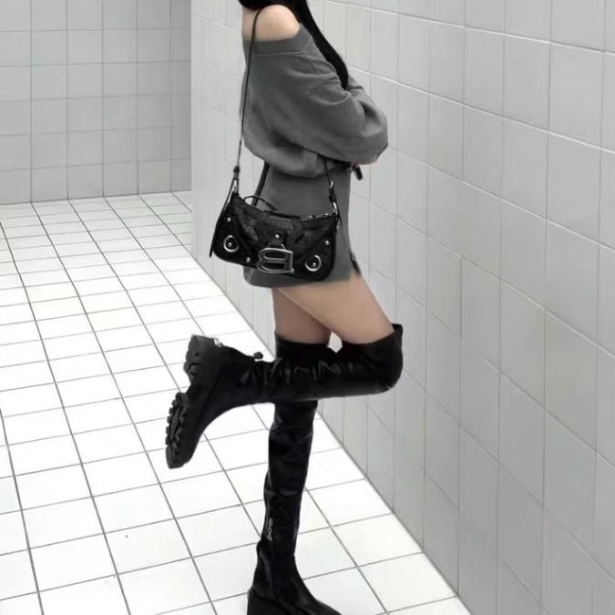 Balenciaga Essex B 鱷魚皮壓紋肩背包 26*5*14cm 9新 配件塵袋-0