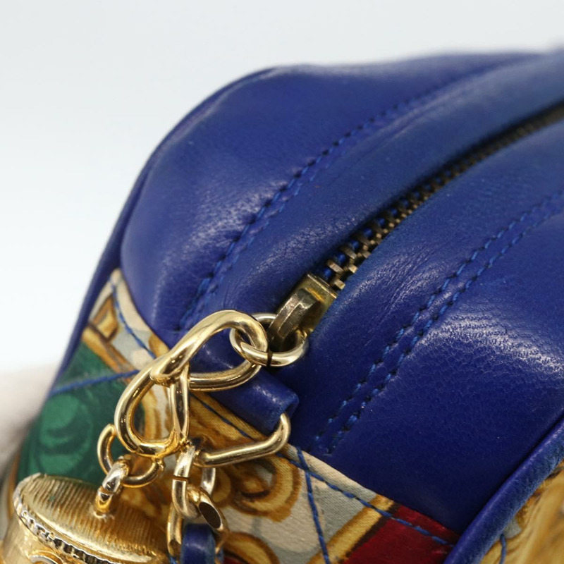 【日本直送】香奈兒 (CHANEL) 菱格紋鏈條肩背包，緞面藍色，金色雙C標誌，正品 BAZ668V-8