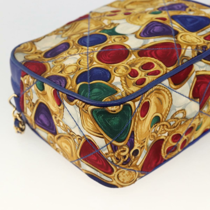 【日本直送】香奈兒 (CHANEL) 菱格紋鏈條肩背包，緞面藍色，金色雙C標誌，正品 BAZ668V-17