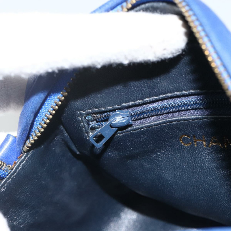 【日本直送】香奈兒 (CHANEL) 菱格紋鏈條肩背包，緞面藍色，金色雙C標誌，正品 BAZ668V-21