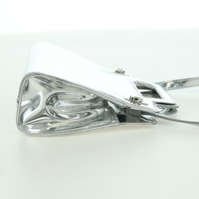 【日本直送】Salvatore Ferragamo Gancini Wanda 手袋 漆皮 兩用 銀色 正品 BAZ481V-3