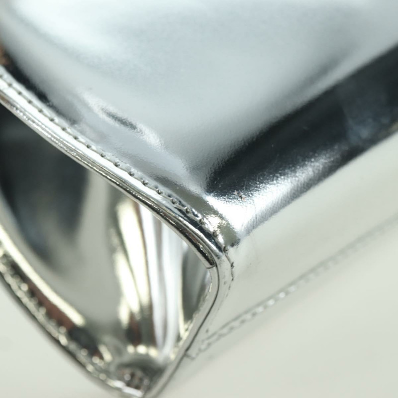 【日本直送】Salvatore Ferragamo Gancini Wanda 手袋 漆皮 兩用 銀色 正品 BAZ481V-7