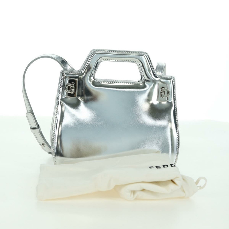 【日本直送】Salvatore Ferragamo Gancini Wanda 手袋 漆皮 兩用 銀色 正品 BAZ481V-11