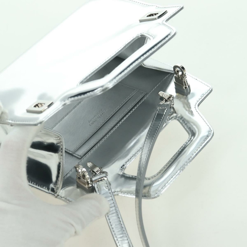 【日本直送】Salvatore Ferragamo Gancini Wanda 手袋 漆皮 兩用 銀色 正品 BAZ481V-17