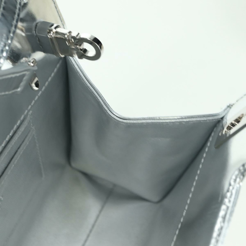 【日本直送】Salvatore Ferragamo Gancini Wanda 手袋 漆皮 兩用 銀色 正品 BAZ481V-19