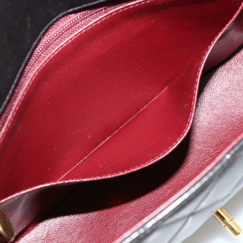 【日本直送】香奈兒 Diana 22 絎縫鏈條包，羊皮材質，黑色，金色雙C標誌，正品 ka3815V-21