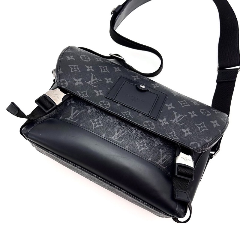 LV voyager系列黑花銀扣肩背斜背郵差包28*22*10  9新 配件塵袋購證-4