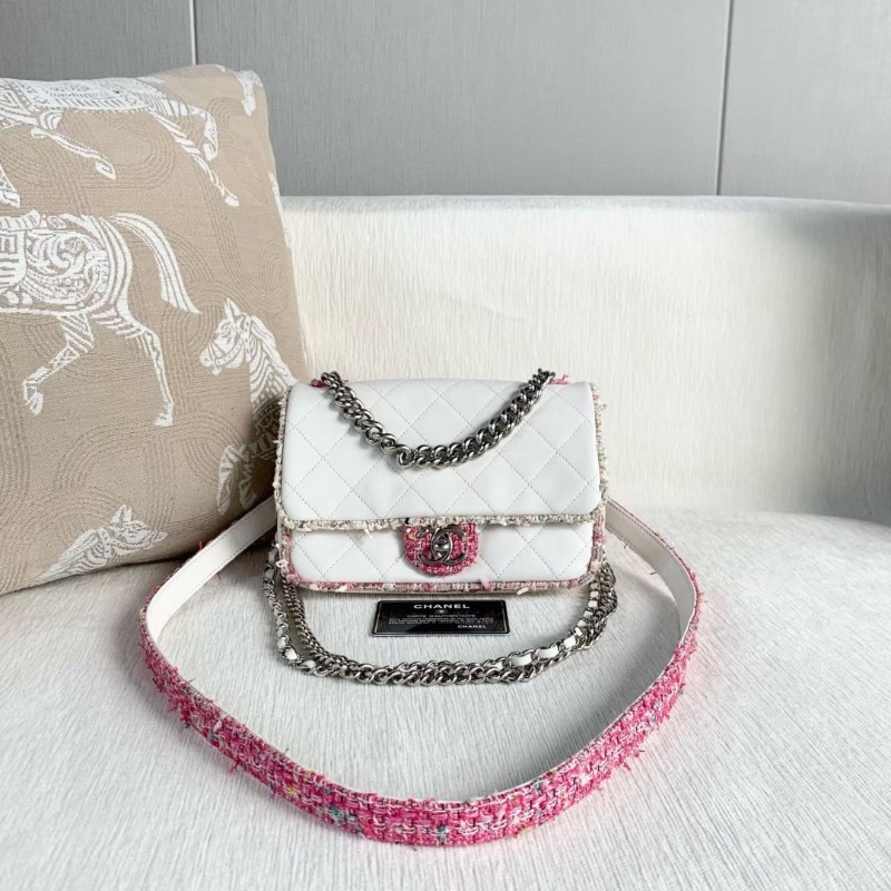 Chanel 季節款彩色毛呢邊CF羊皮拼毛呢 白銀 白色銀扣22*15*6 9新 配件塵袋保卡-1