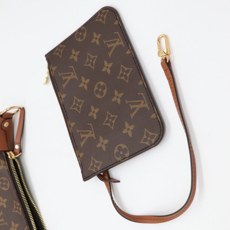 Louis Vuitton loop hobo-13