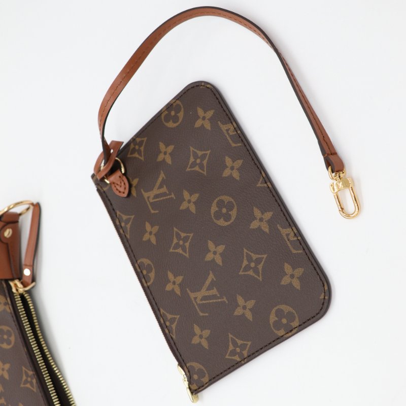 Louis Vuitton loop hobo-14