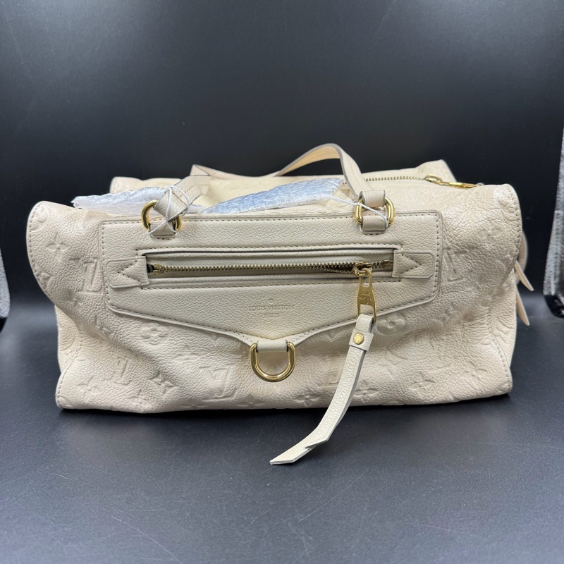 Louis Vuitton • 經典奶昔白全皮壓紋老花長盒子腋下包-6