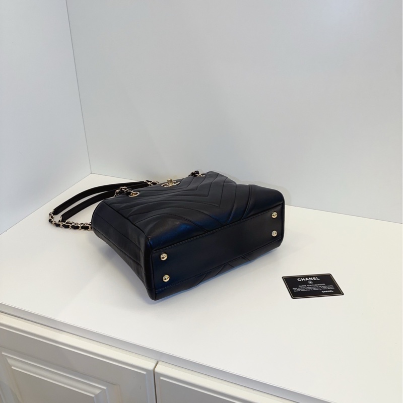 Chanel 香奈兒 黑色淡金V紋牛皮-4