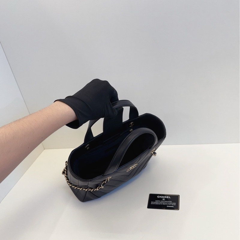 Chanel 香奈兒 黑色淡金V紋牛皮-8