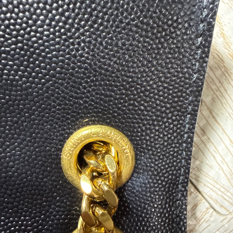 YSL 近全新 金扣 Envelope魚子醬信封包 中型-14