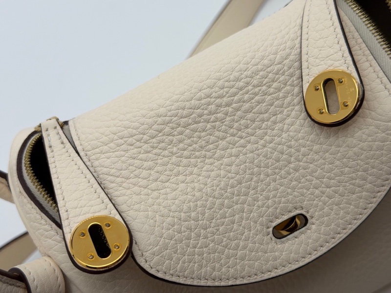 Hermes mini Lindy奶油白tc皮金扣z刻，成色如圖，邊角有磨損發黑-6