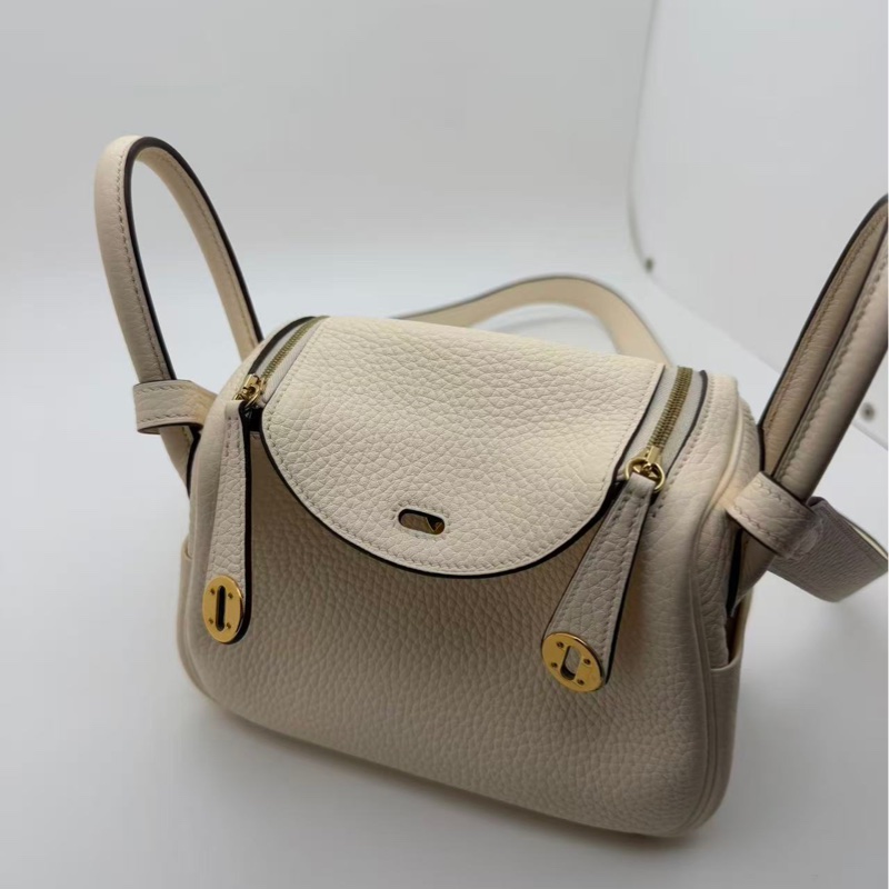 Hermes mini Lindy奶油白tc皮金扣z刻，成色如圖，邊角有磨損發黑-9