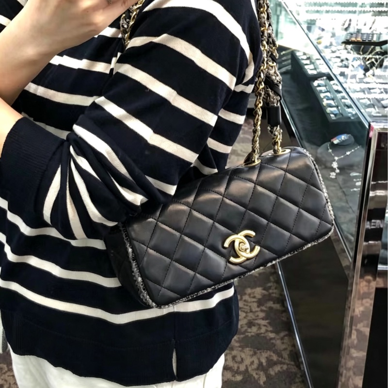 CHANEL香奈兒黑金毛尼菱格滾邊法棍包稀有款難得釋出⚠️-4