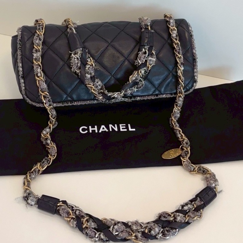 CHANEL香奈兒黑金毛尼菱格滾邊法棍包稀有款難得釋出⚠️-11