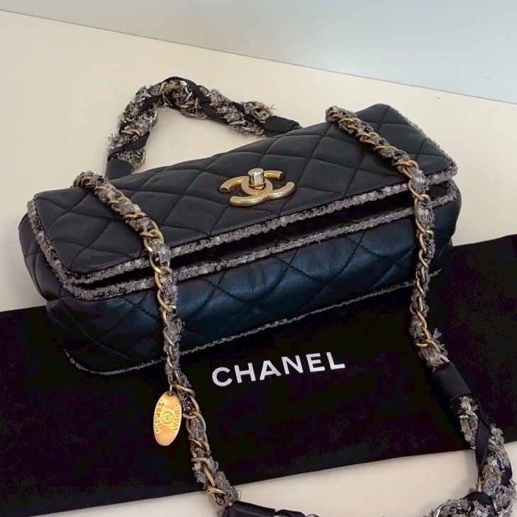 CHANEL香奈兒黑金毛尼菱格滾邊法棍包稀有款難得釋出⚠️-14