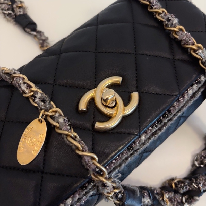 CHANEL香奈兒黑金毛尼菱格滾邊法棍包稀有款難得釋出⚠️-16