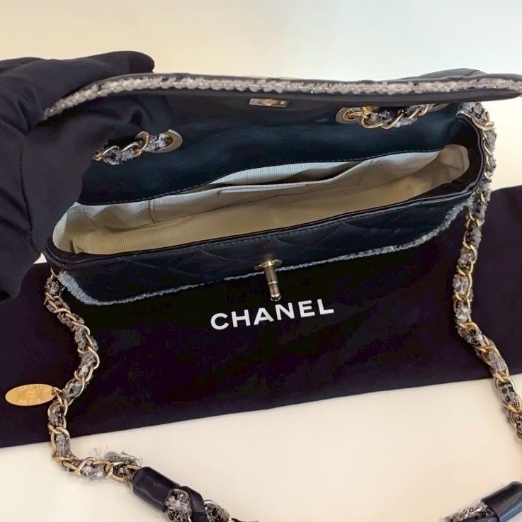 CHANEL香奈兒黑金毛尼菱格滾邊法棍包稀有款難得釋出⚠️-17