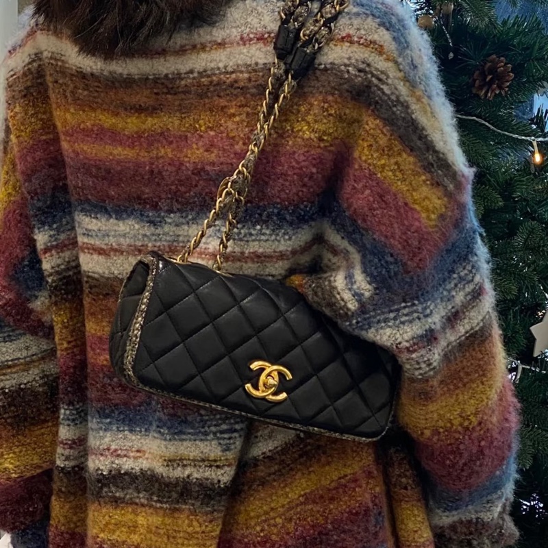 CHANEL香奈兒黑金毛尼菱格滾邊法棍包稀有款難得釋出⚠️-19