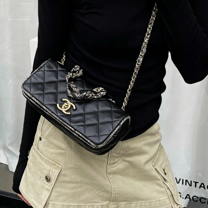 CHANEL香奈兒黑金毛尼菱格滾邊法棍包稀有款難得釋出⚠️-29