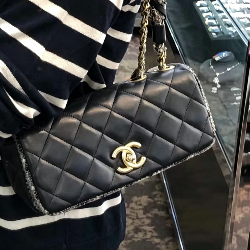 CHANEL香奈兒黑金毛尼菱格滾邊法棍包稀有款難得釋出⚠️-31