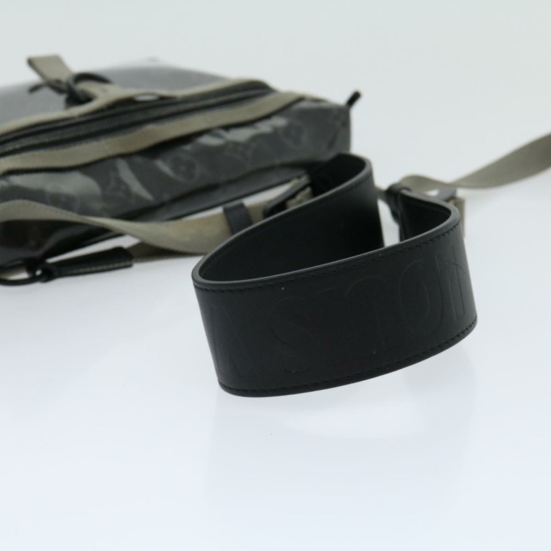 【日本直送】路易威登 (LOUIS VUITTON) Eclipse Glaze Messenger PM 肩背包 灰色 M52218 LV Auth 30549SAV-6