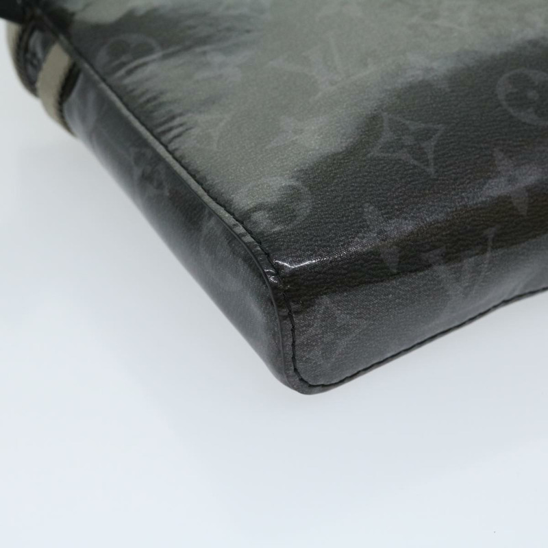 【日本直送】路易威登 (LOUIS VUITTON) Eclipse Glaze Messenger PM 肩背包 灰色 M52218 LV Auth 30549SAV-16