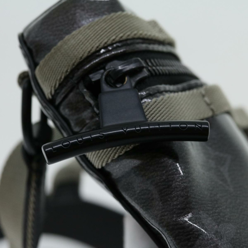 【日本直送】路易威登 (LOUIS VUITTON) Eclipse Glaze Messenger PM 肩背包 灰色 M52218 LV Auth 30549SAV-17