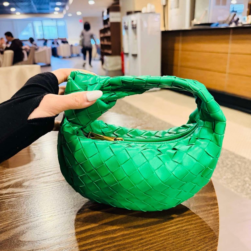 BOTTEGA VENETA 小牛皮 MINI Jodie 手提包 Bv綠-0