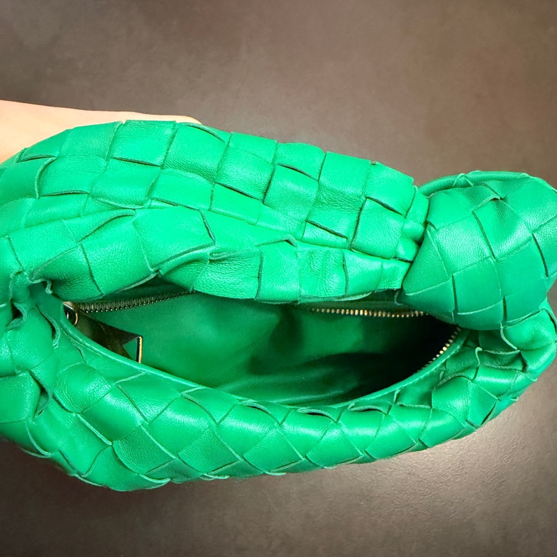 BOTTEGA VENETA 小牛皮 MINI Jodie 手提包 Bv綠-11