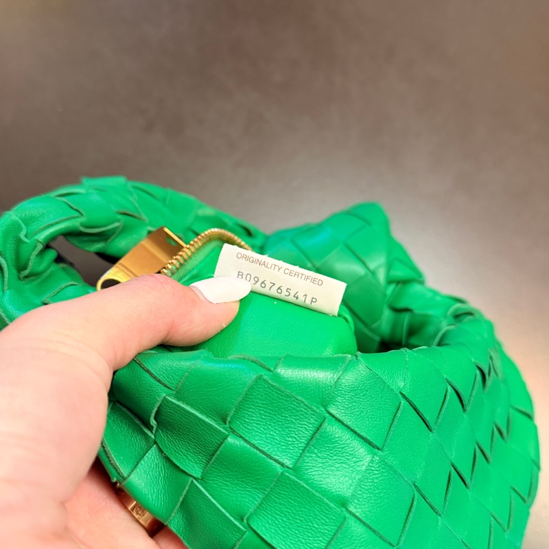 BOTTEGA VENETA 小牛皮 MINI Jodie 手提包 Bv綠-15