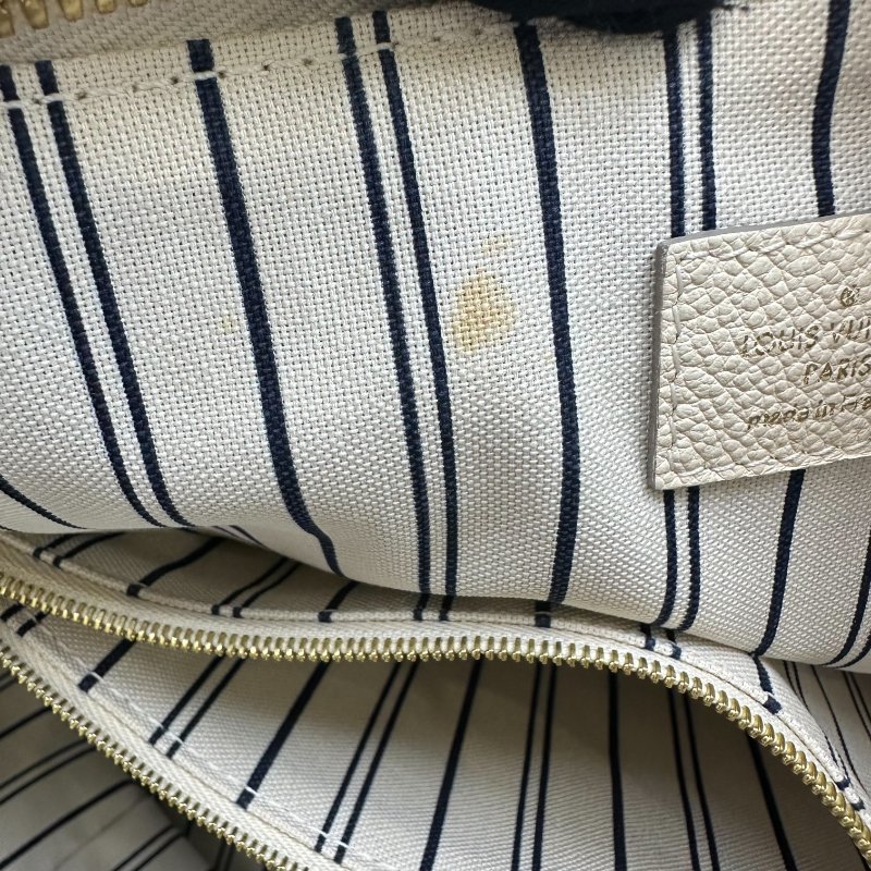 【美收精品】Louis Vuitton M93411 白色壓紋皮革肩背斜背兩用包 C-354【隔月月中將轉賣至日本 上架期限30天】-12