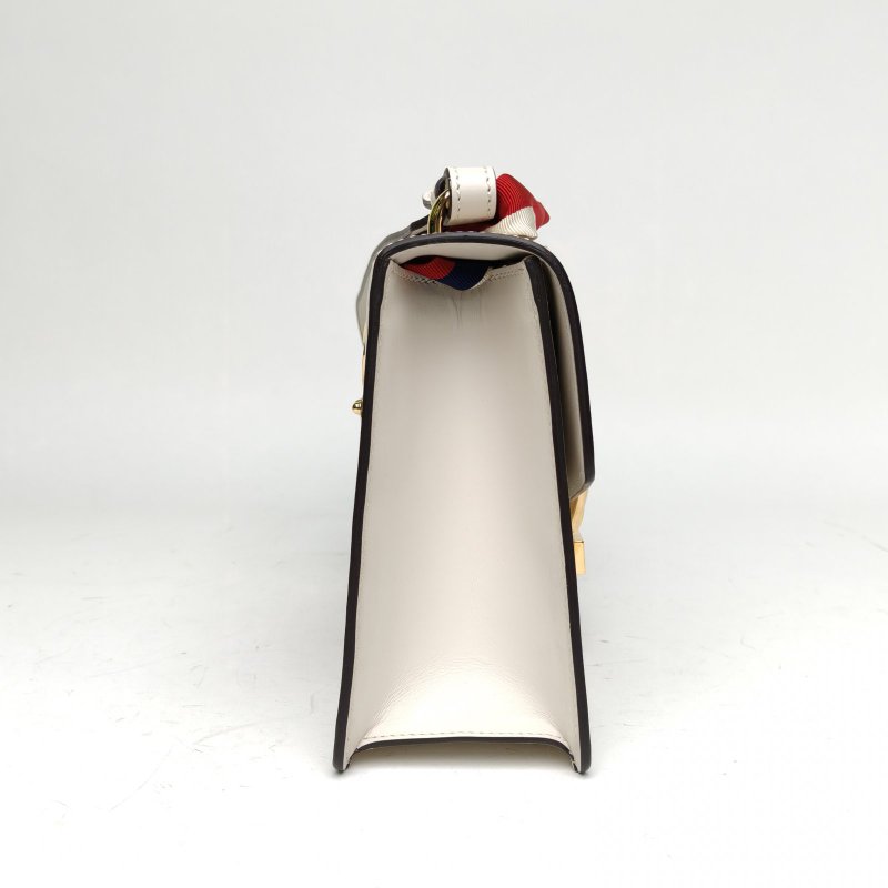GUCCI Sylvie塞爾維亞絲帶包小號25.5白色牛皮金扣肩背包-3