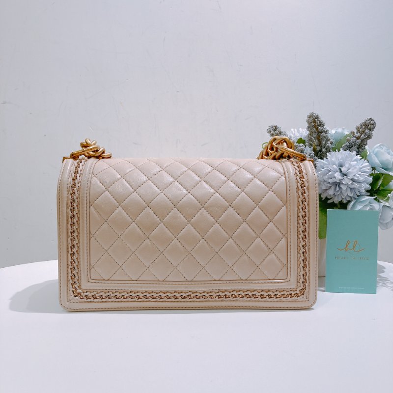 TW4819 Chanel Boy Shoulder Bag Medium Lambskin-1