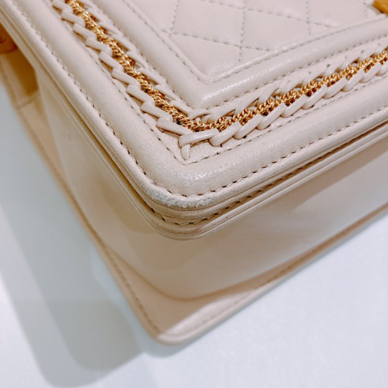 TW4819 Chanel Boy Shoulder Bag Medium Lambskin-5