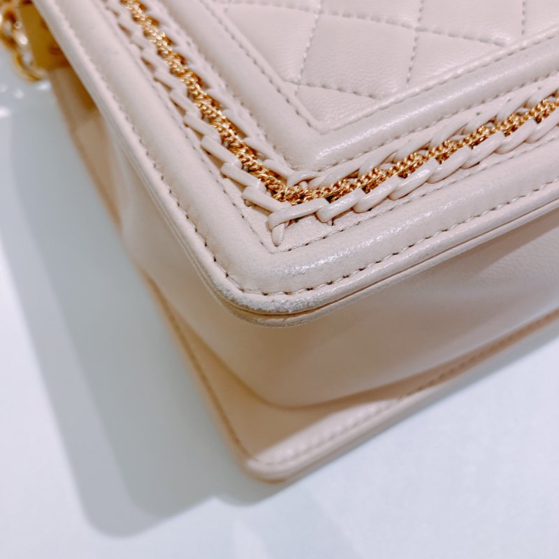 TW4819 Chanel Boy Shoulder Bag Medium Lambskin-7