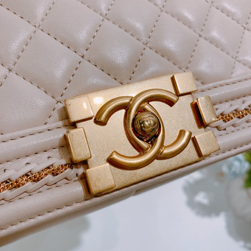 TW4819 Chanel Boy Shoulder Bag Medium Lambskin-10