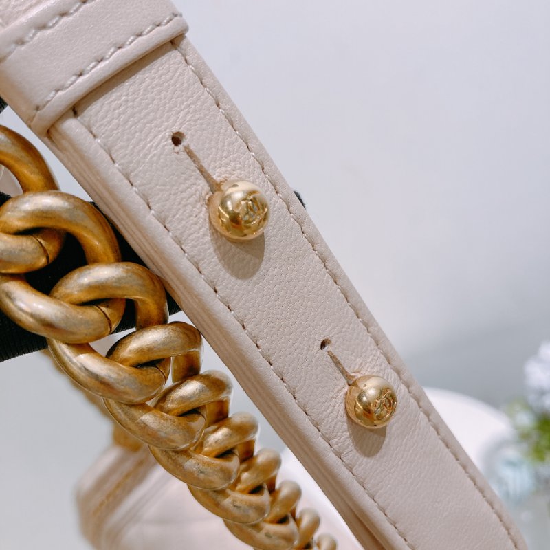 TW4819 Chanel Boy Shoulder Bag Medium Lambskin-15