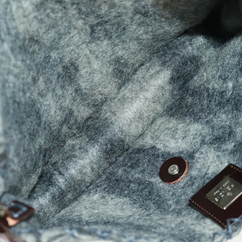 【日本直送】FENDI 花卉圖案 Mamma Baguette 單肩包 羊毛 灰色 銀色 正品 168312SAV-9